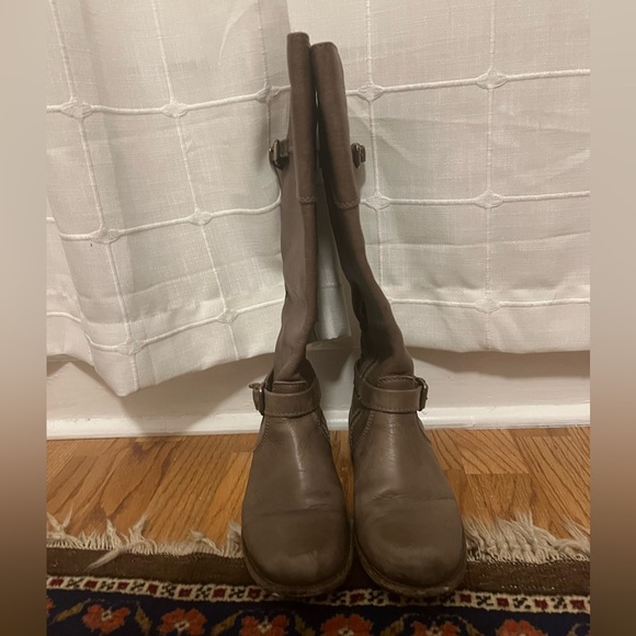 Frye Riding Boot size 7 - Picture 3 of 8